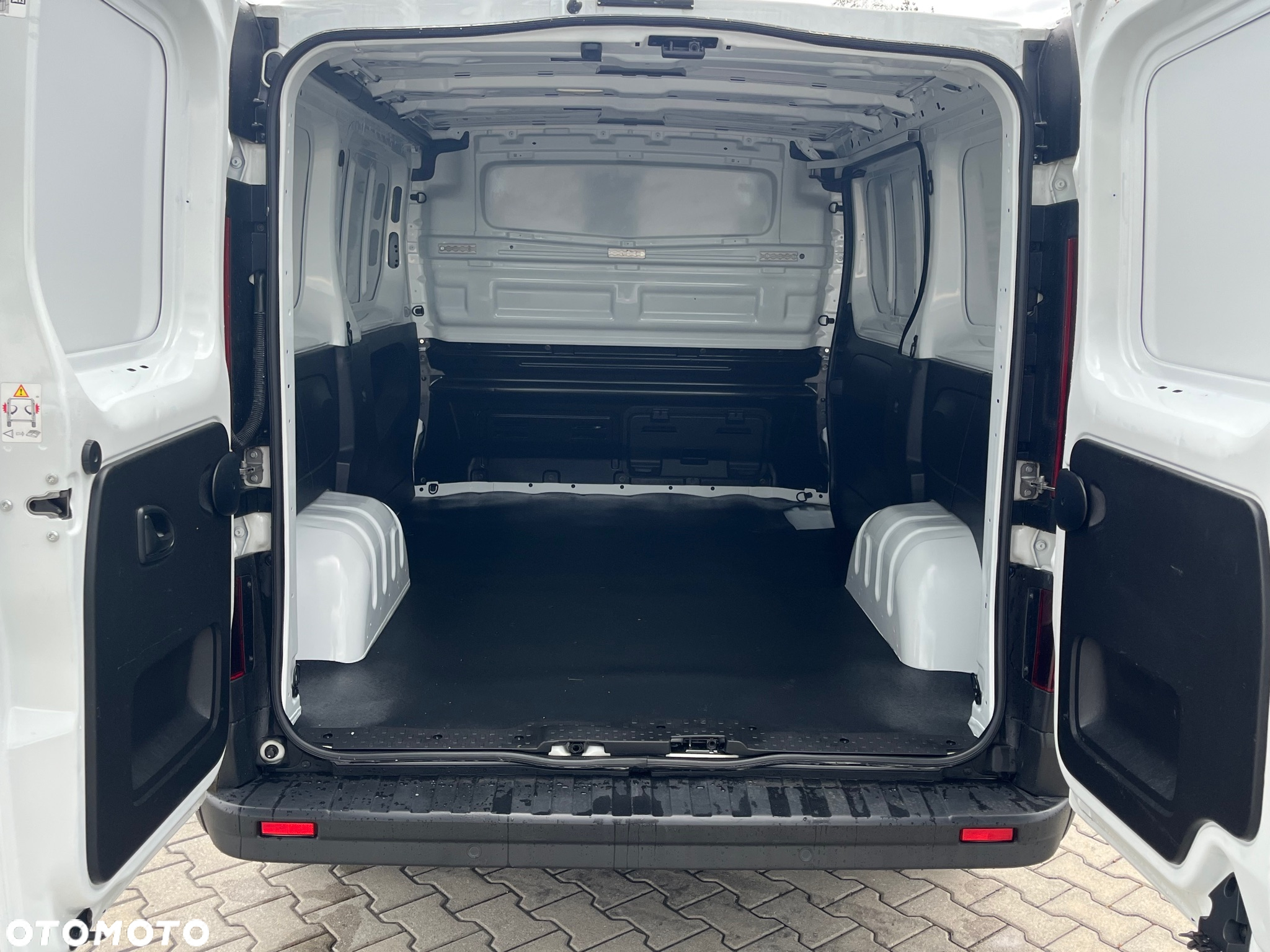 Renault Trafic - 12
