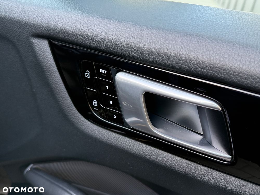 Porsche Cayenne Platinum Edition - 27