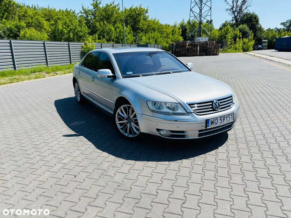 Volkswagen Phaeton - 1
