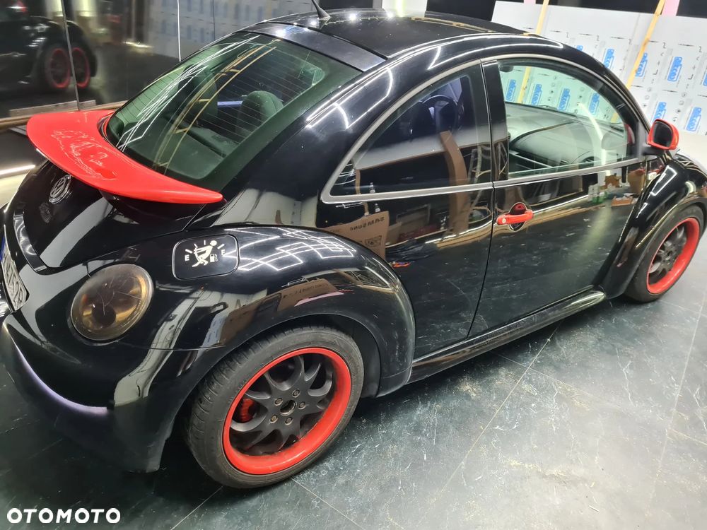 Volkswagen New Beetle - 2