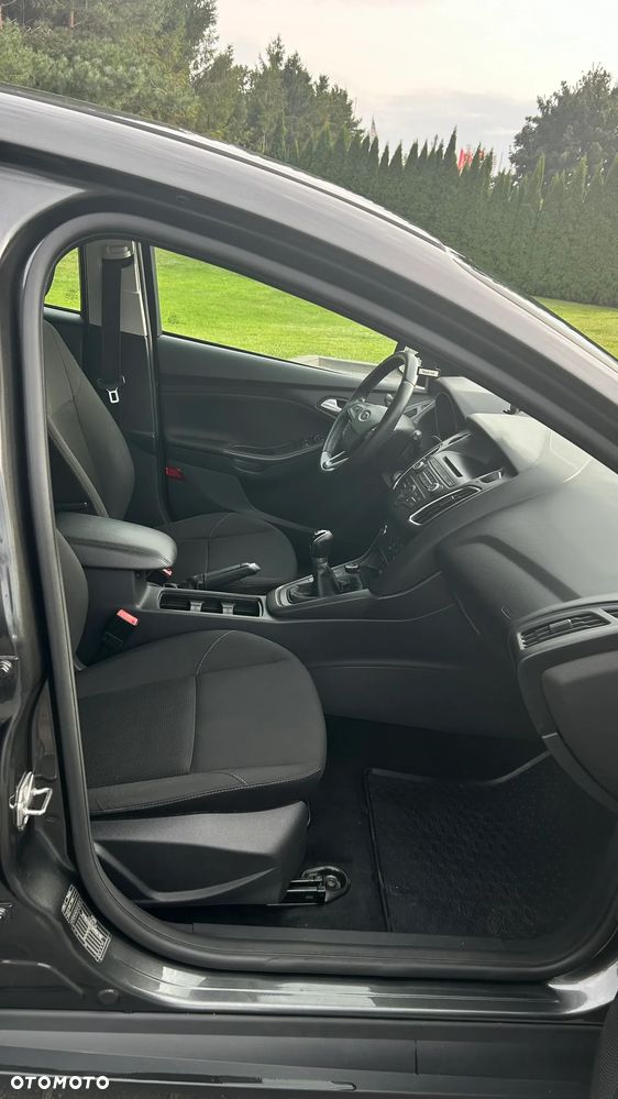 Ford Focus 1.6 Trend - 10