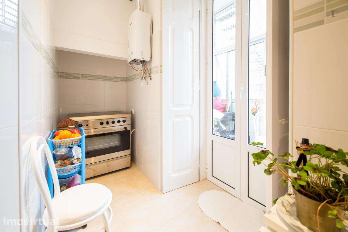 Quarto - localizado em Alameda Lisbon - Grande imagem: 5/11