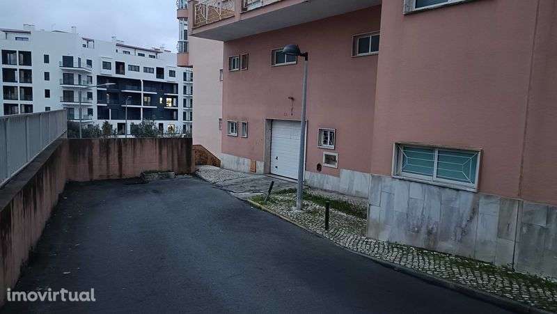 Box Agualva-Cacem 16,5 mt2 - Grande imagem: 3/6