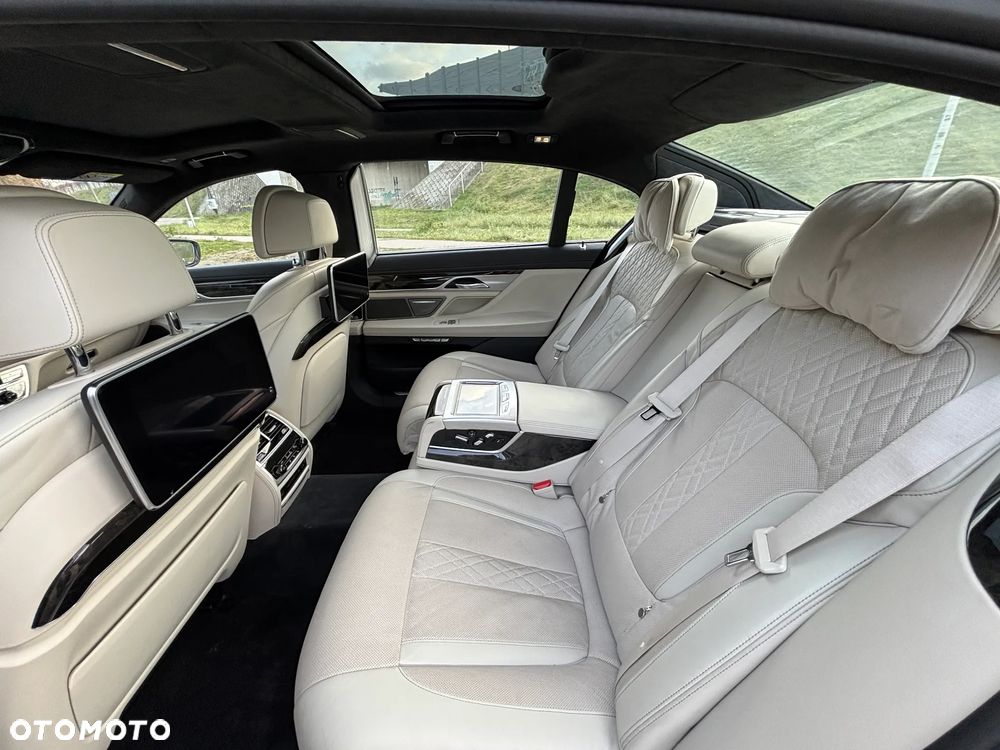 BMW Seria 7 750Li xDrive - 18