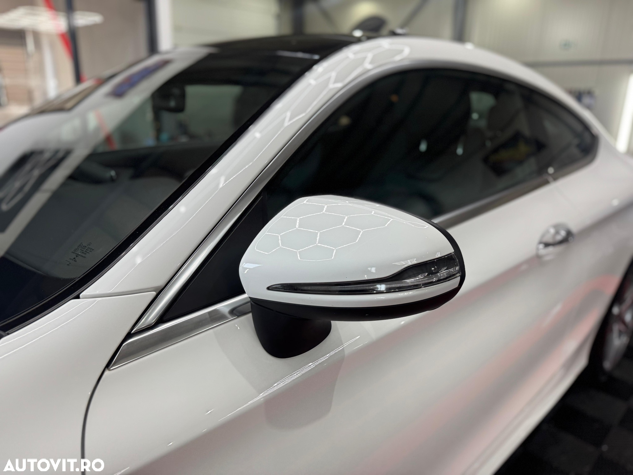 Mercedes-Benz C 300 Coupe Aut. - 3