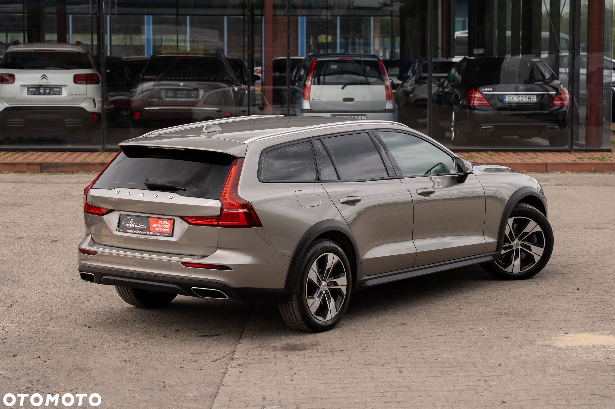 Volvo V60 Cross Country D4 AWD Geartronic Pro - 8