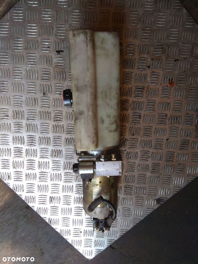 SILNIK POMPA ZBIORNIK WINDA BAR DHOLLANDIA - 1