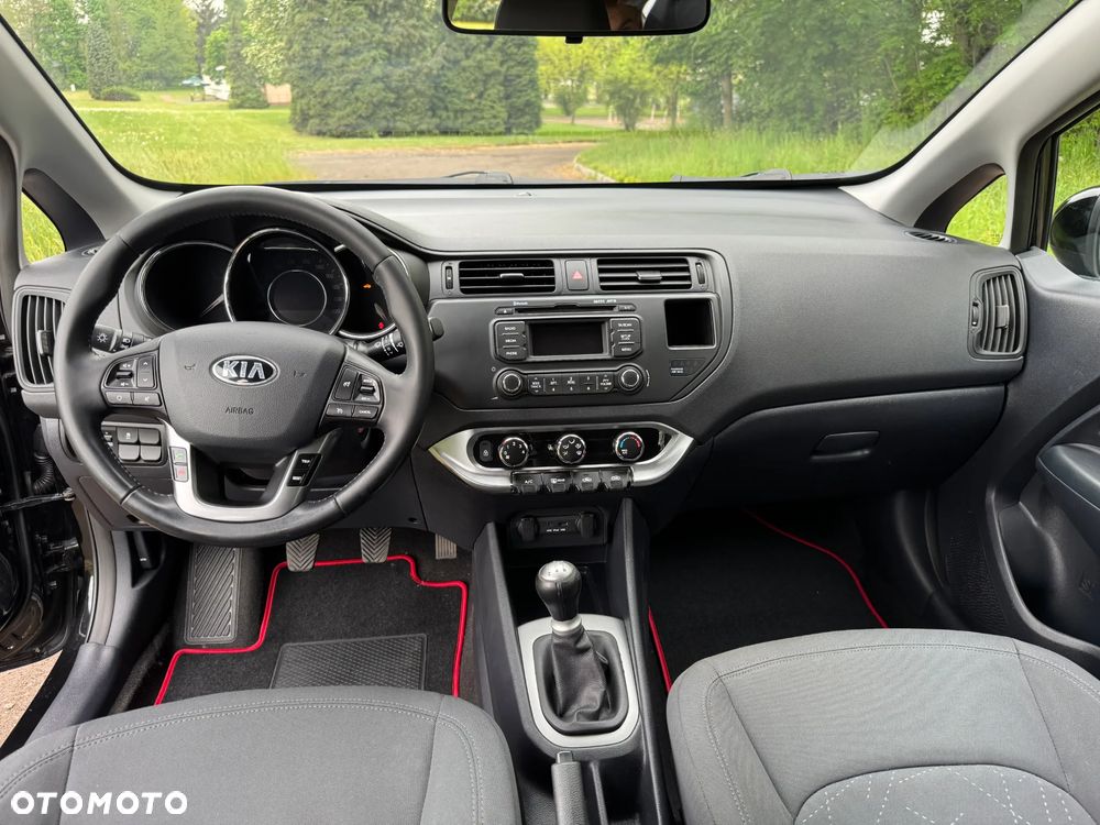 Kia Rio - 12