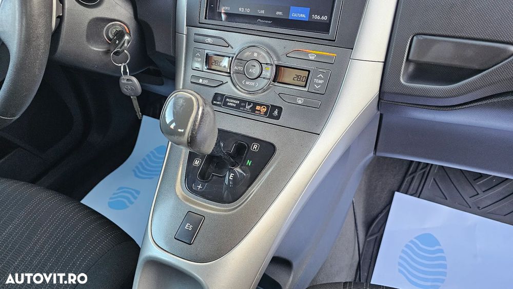 Toyota Auris 1.6 MultiMode Executive - 11