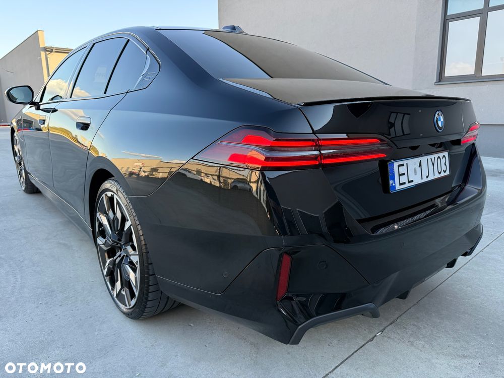 BMW Seria 5 550e xDrive PHEV M Sport - 4