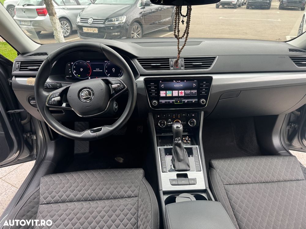 Skoda Superb 2.0 TDI DSG Premium Edition - 24