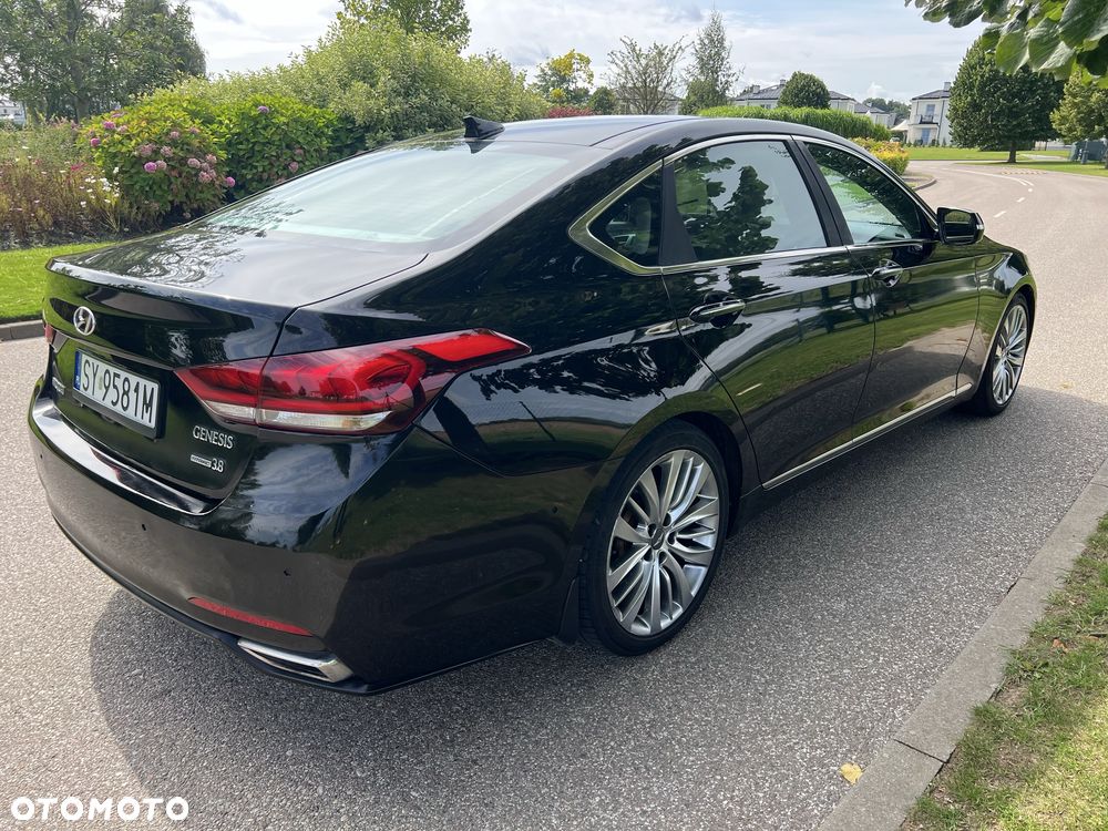Hyundai Genesis - 2