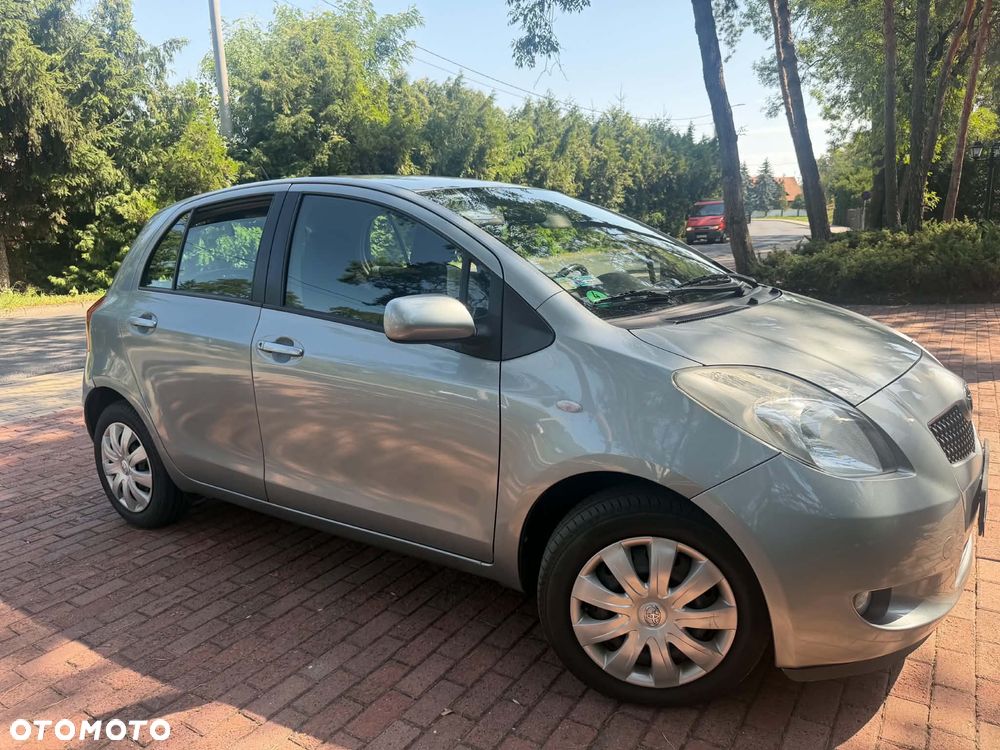 Toyota Yaris 1.3 Luna Premium - 5