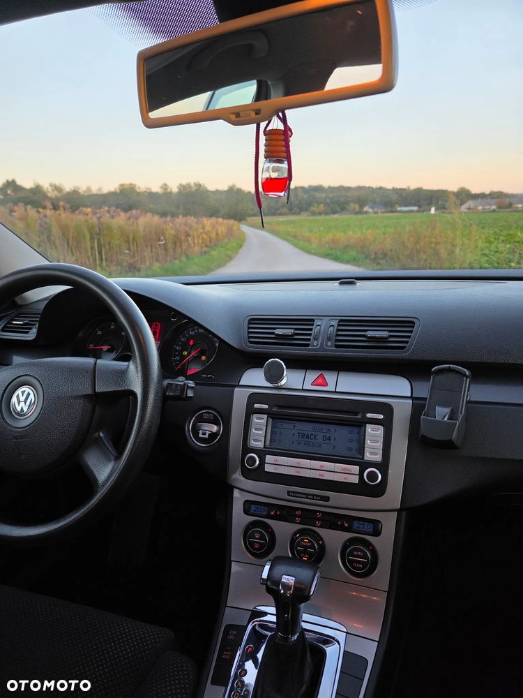 Volkswagen Passat - 10