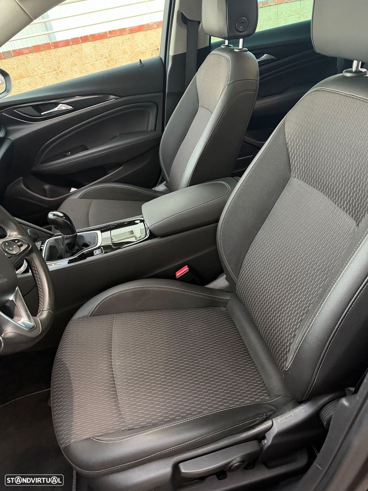 Opel Insignia Grand Sport - 2