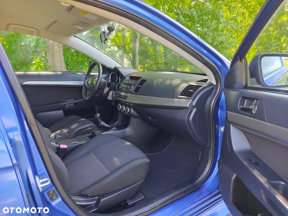 Mitsubishi Lancer 1.8 Intense - 22
