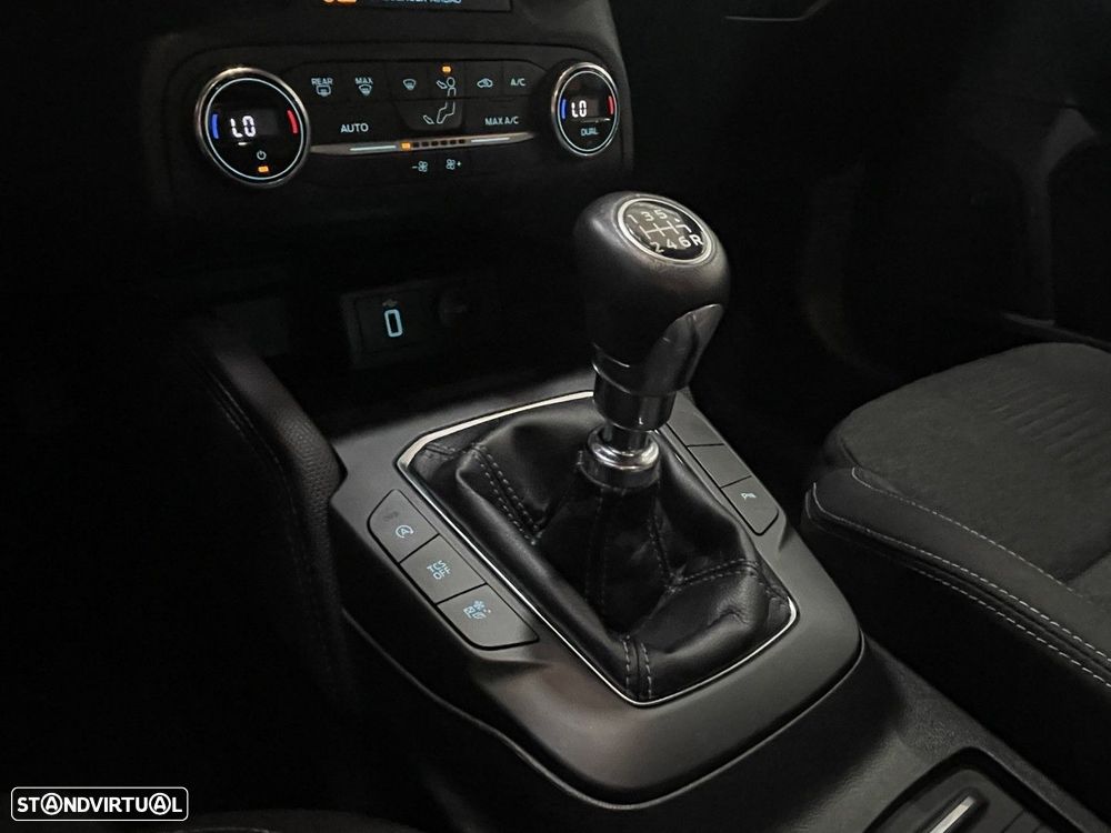 Ford Focus 1.0 EcoBoost Active - 20