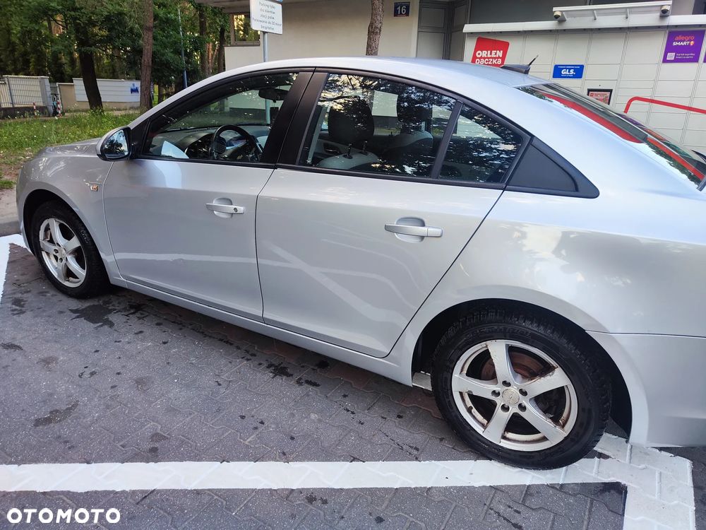 Chevrolet Cruze 1.8 LS - 6