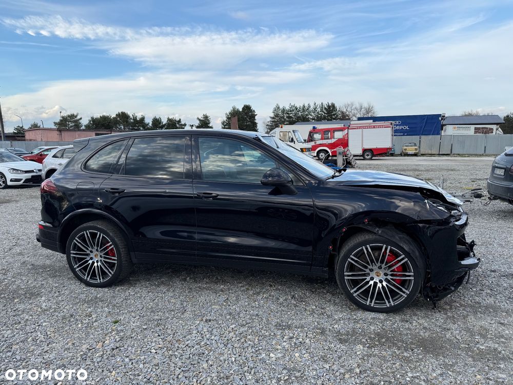 Porsche Cayenne Turbo - 8