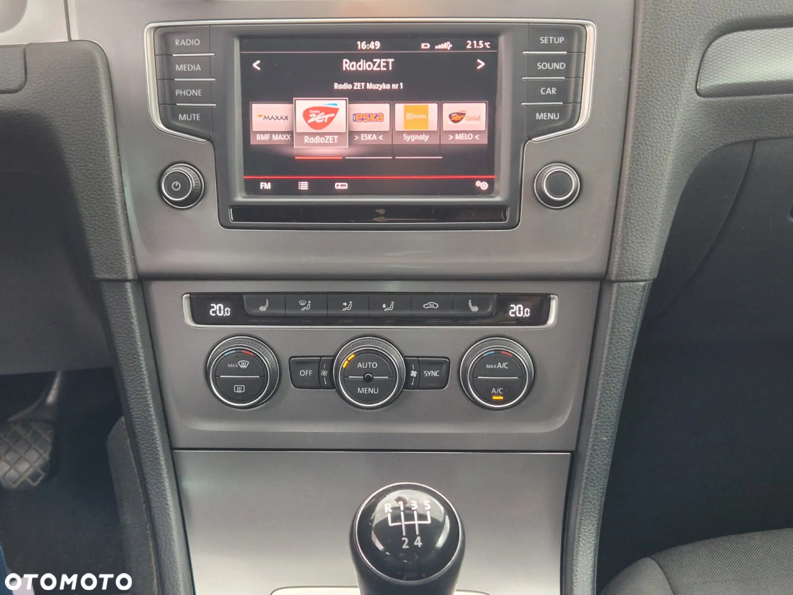 Volkswagen Golf - 16