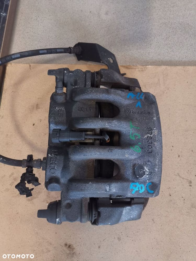 IVECO DAILY 2019- 70C BLIŻNIAK ZACISK Tylny tył Lewy - 1