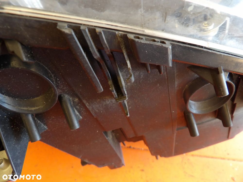 BMW - F10 - H7 - PĘKNIĘTE  SZKŁ0 LEWA LAMPA PRZEDNIA - EUROPA - 6