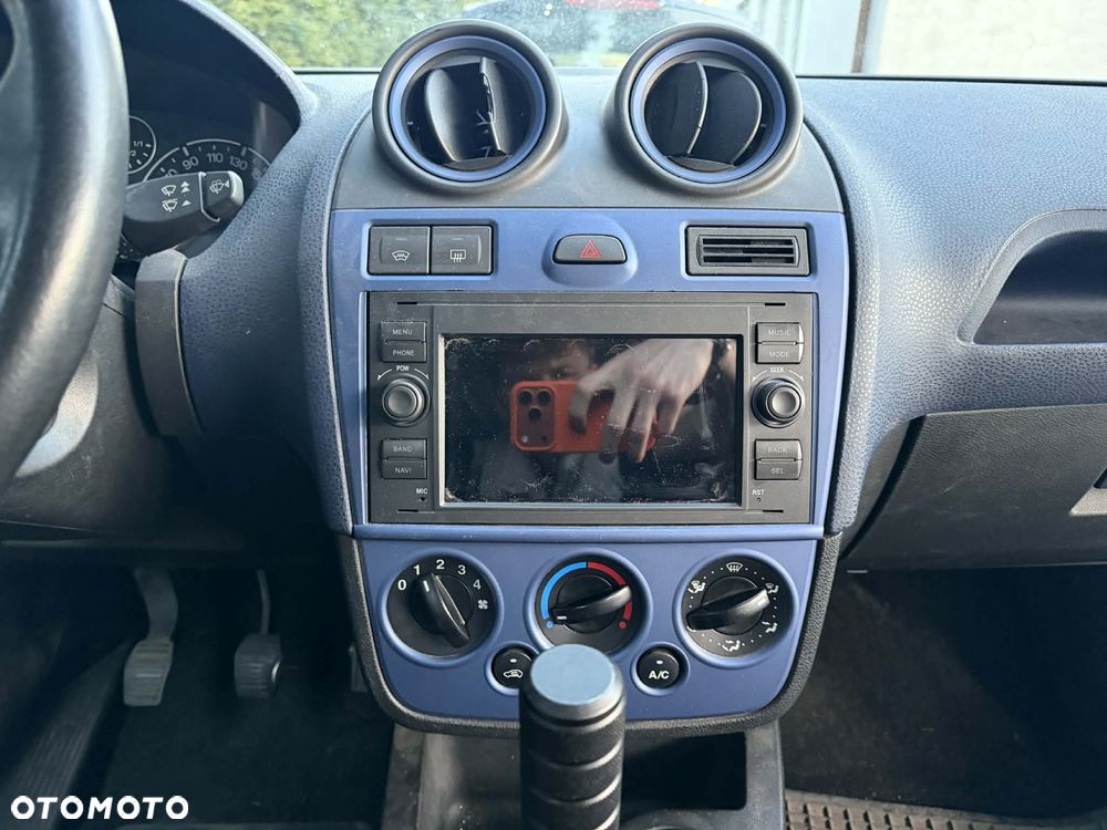 Ford Fiesta 1.4 Ambiente - 11