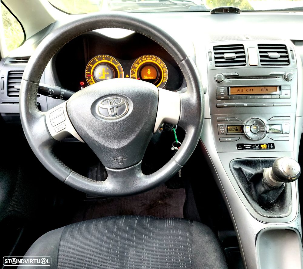 Toyota Auris 1.4 VVT-i Luna - 10