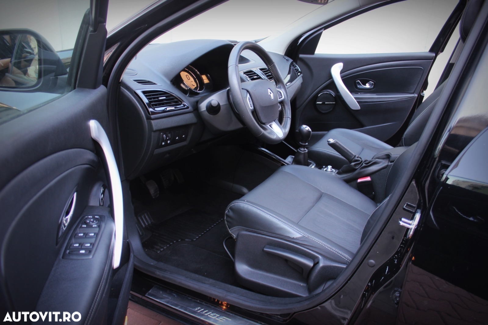 Renault Megane ENERGY dCi 110 Start & Stop Bose Edition - 13