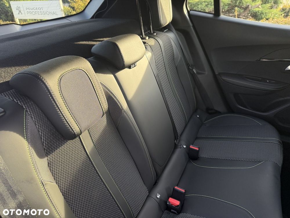 Peugeot 2008 - 14