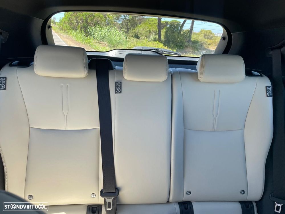Lexus LBX Elegant - 33