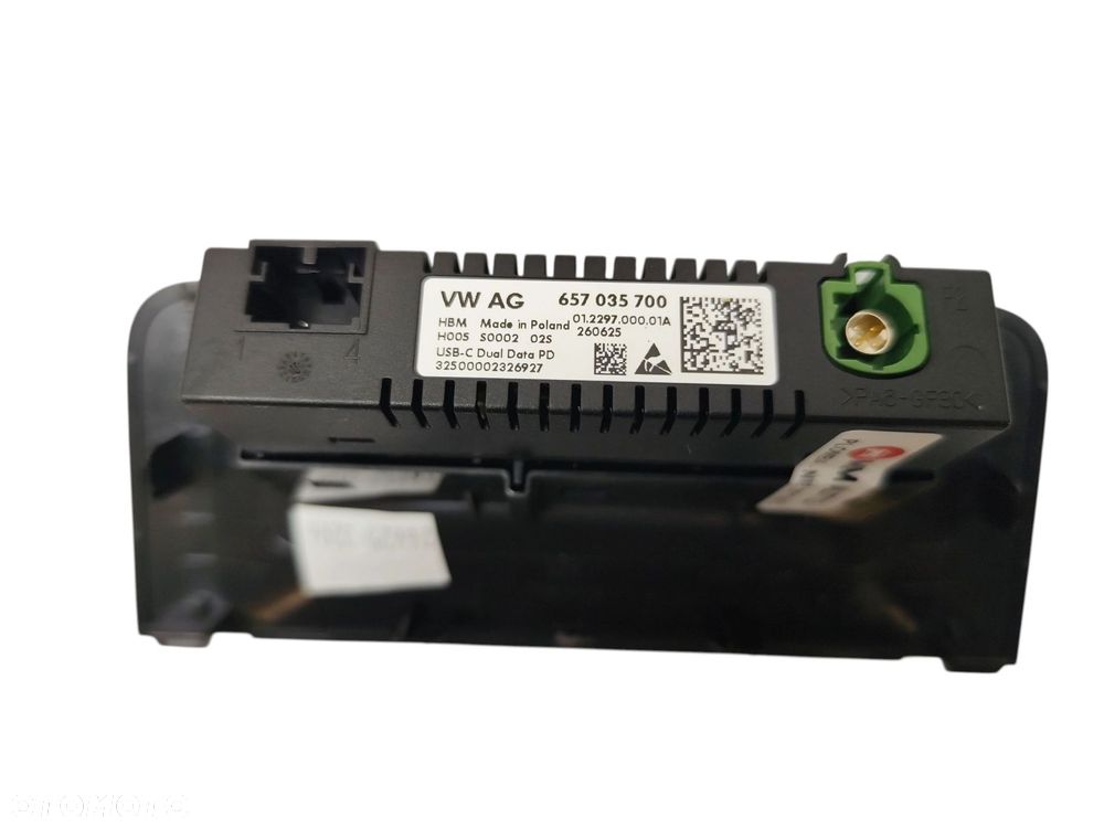 GNIAZDO USB SKODA ENYAQ LIFT (2025-) 85 286KM 210kW 657035700 - 2
