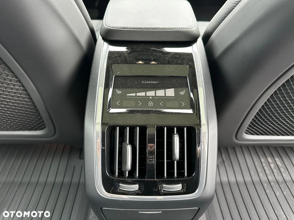 Volvo S90 - 17