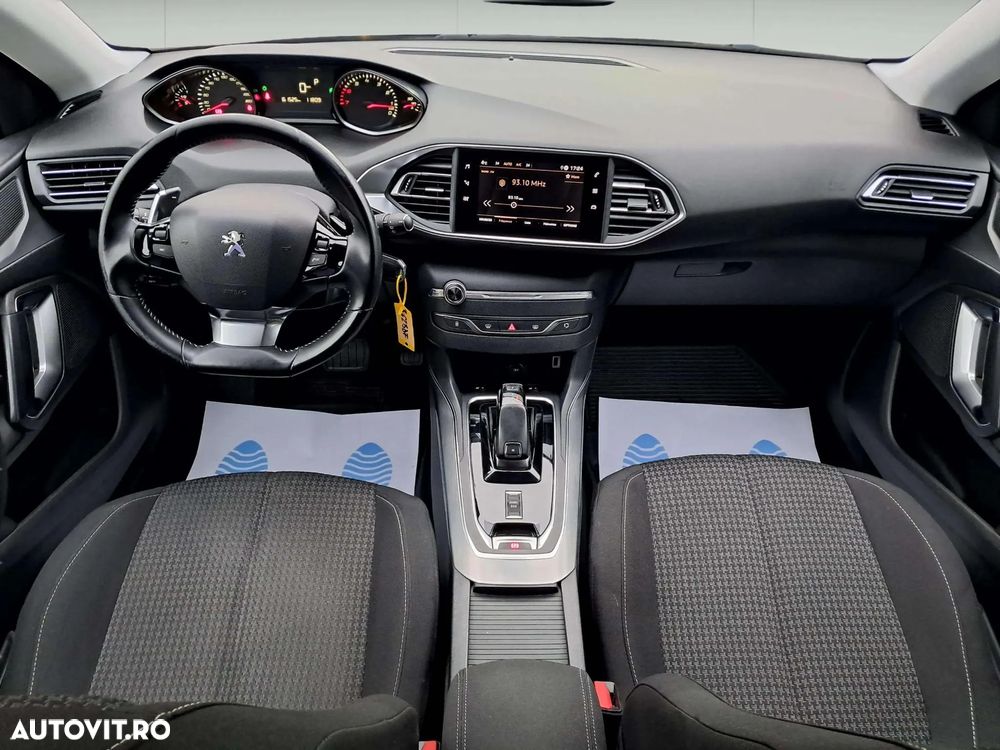 Peugeot 308 1.2 L PureTech Turbo S&S EAT8 Active Pack - 8