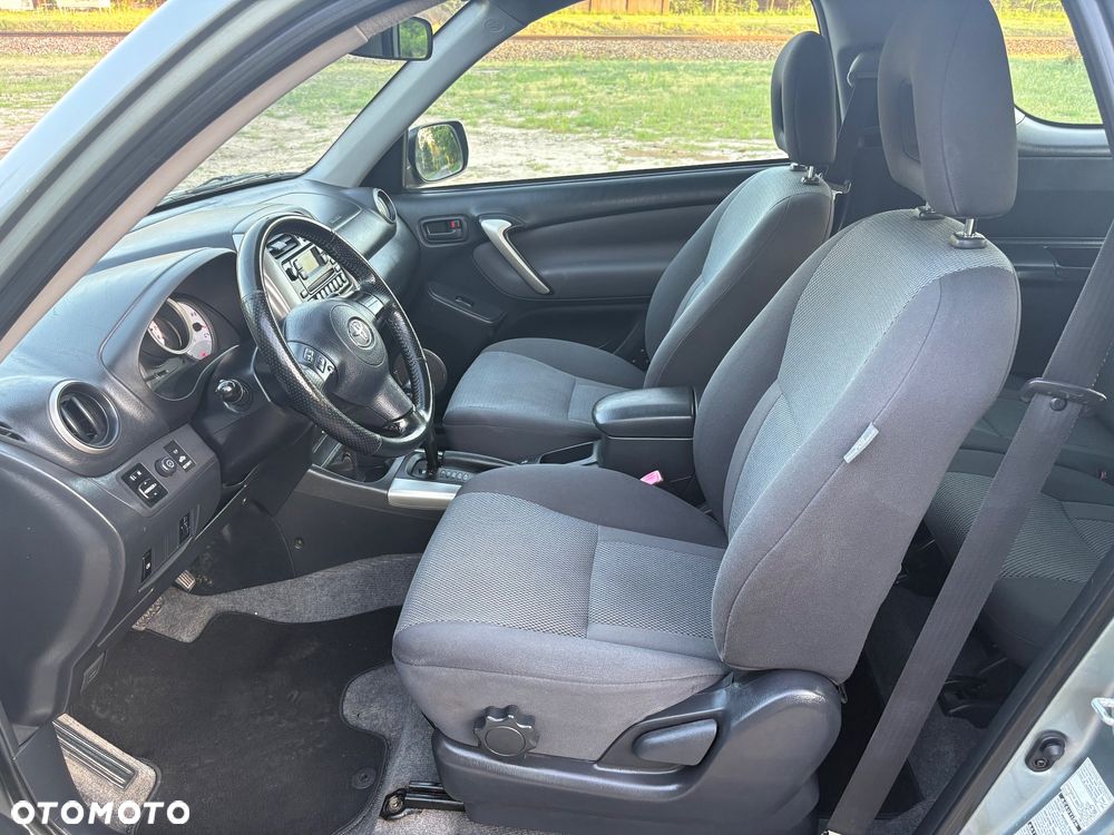 Toyota RAV4 2.0 VVT-i Sol - 22