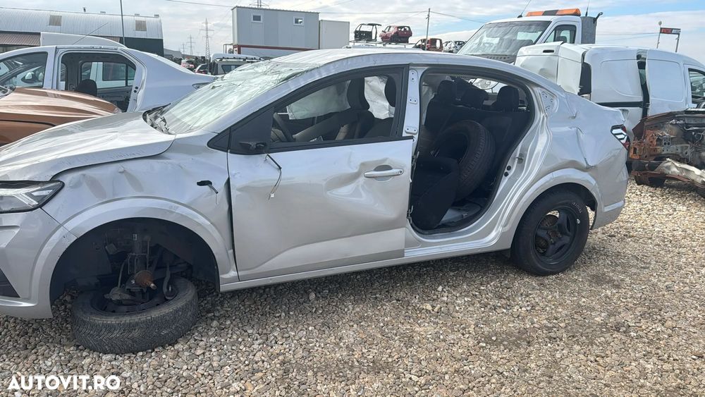 PANOU LATERAL STANGA LOGAN 3 - 3