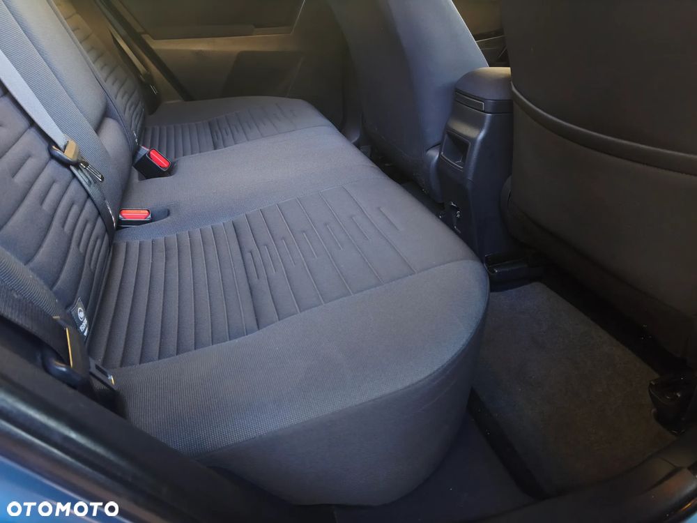 Toyota Auris 1.6 Premium - 27
