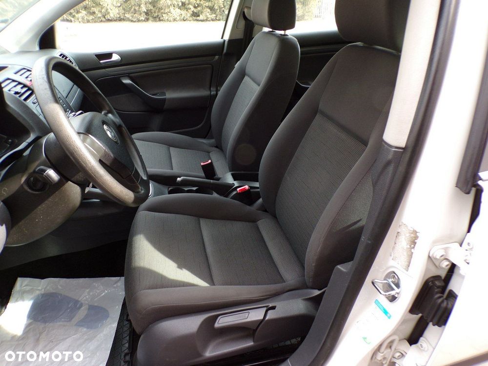 Volkswagen Golf - 29