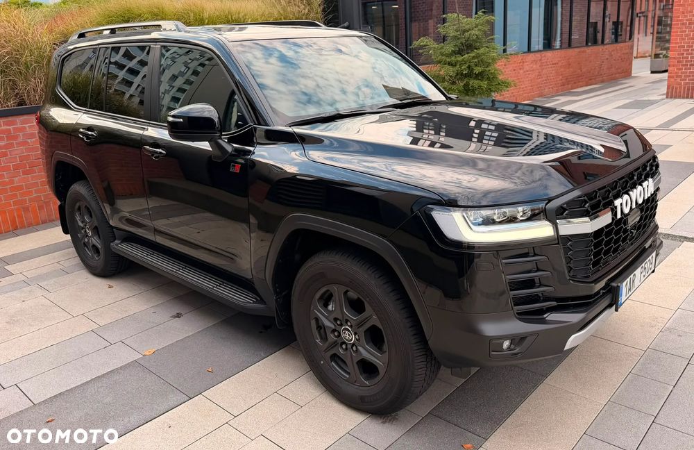 Toyota Land Cruiser - 22
