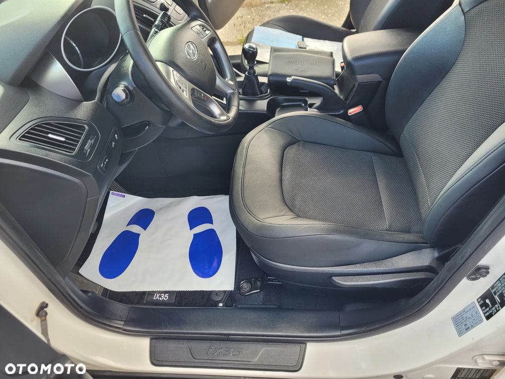 Hyundai ix35 1.6 2WD blue Trend - 21