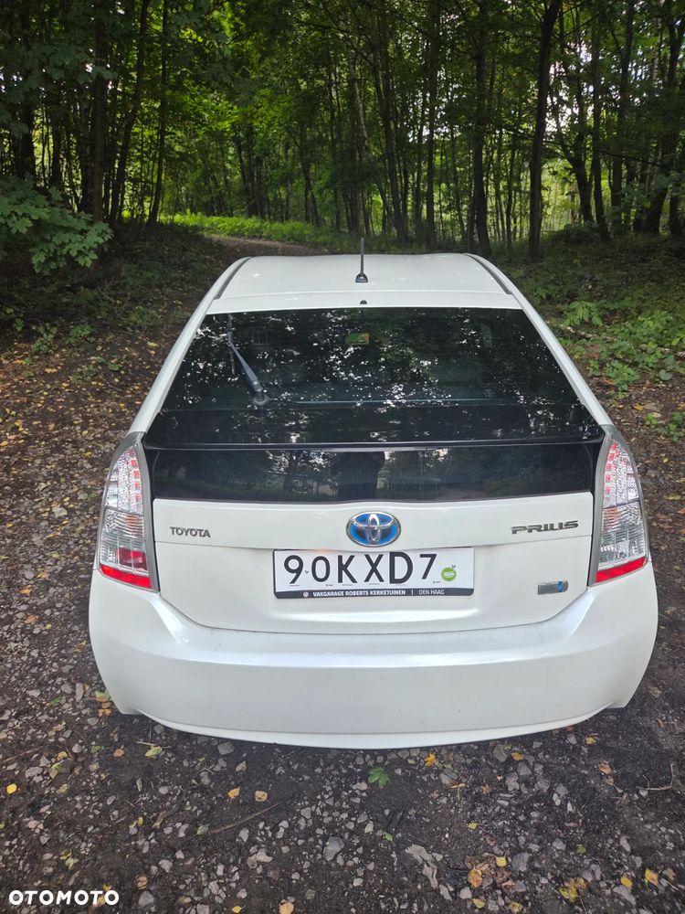 Toyota Prius (Hybrid) Executive - 6