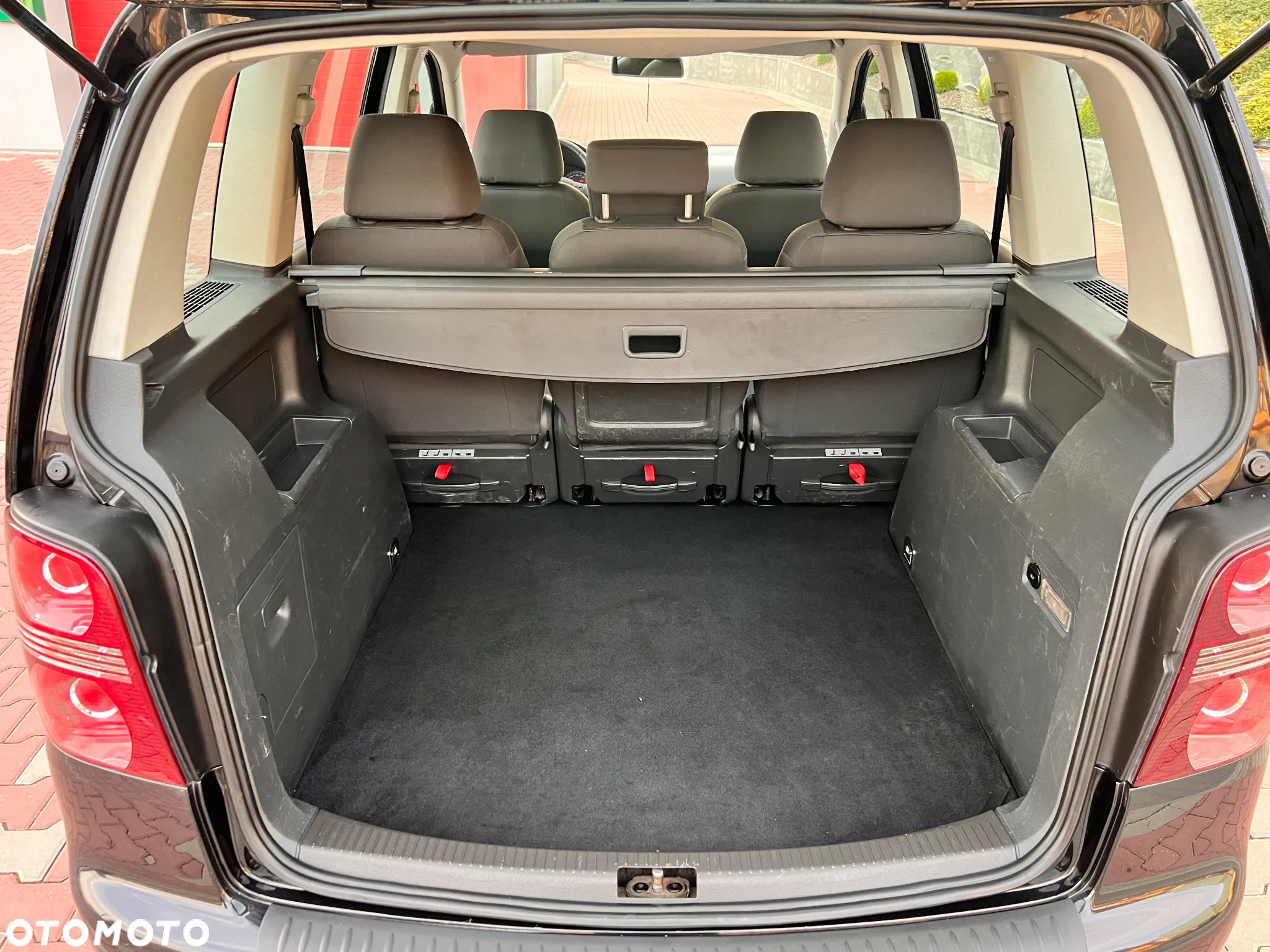 Volkswagen Touran 1.6 Trendline - 31