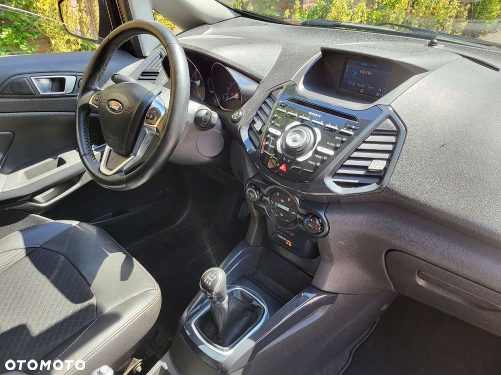 Ford EcoSport - 32