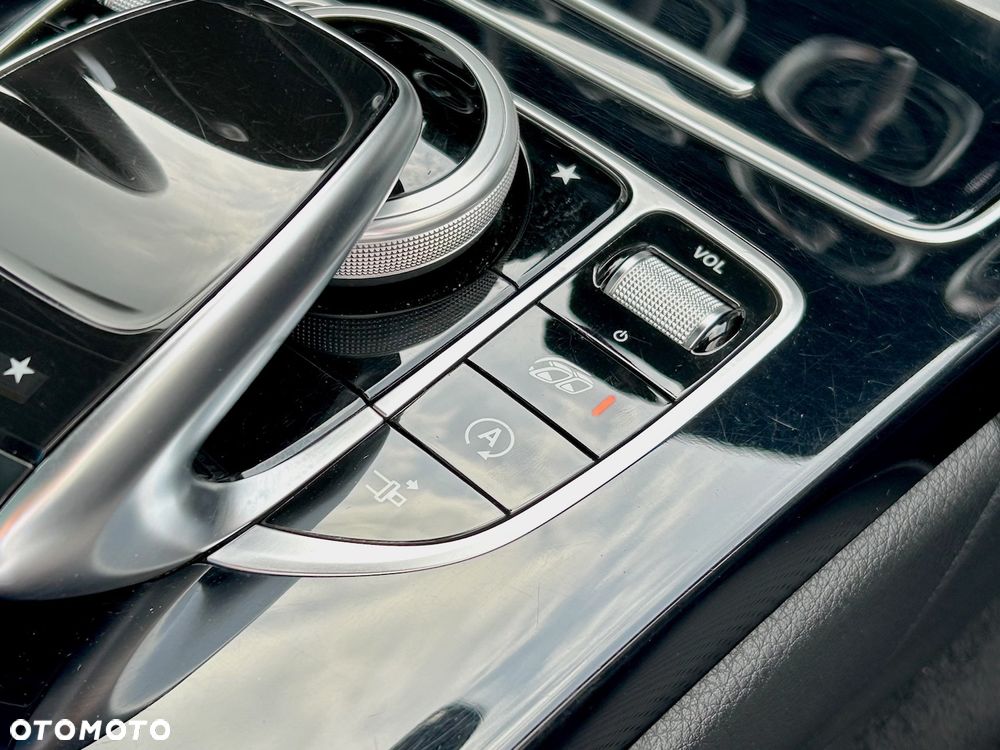 Mercedes-Benz Klasa C AMG 43 4Matic 9G-TRONIC - 30