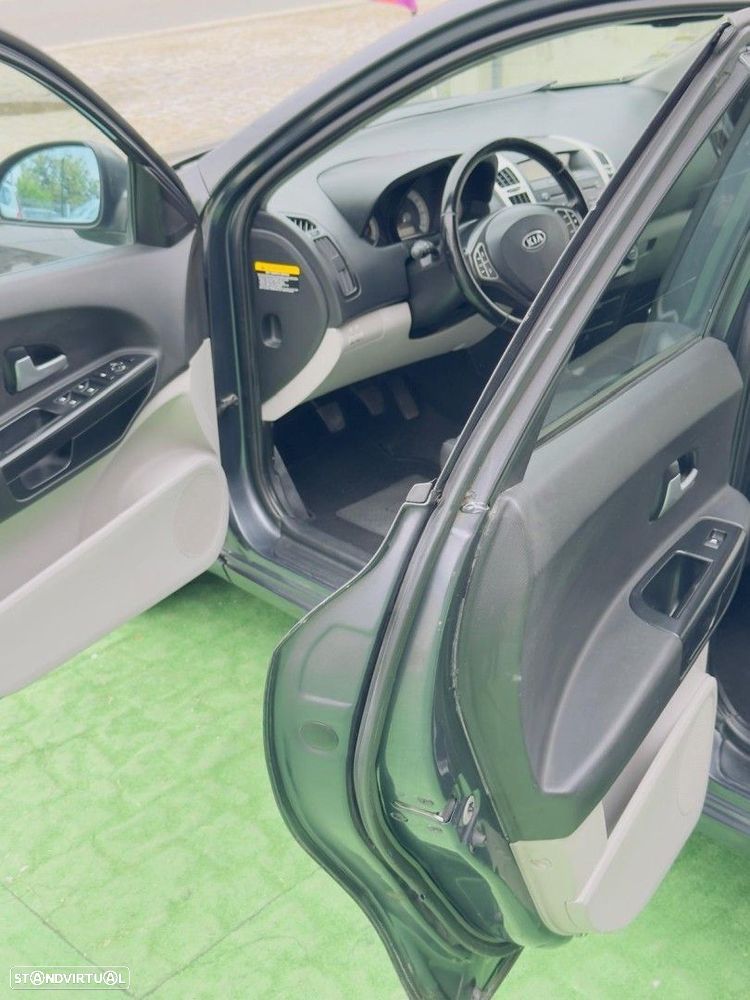 Kia Ceed SW 1.6 CRDi EX - 21