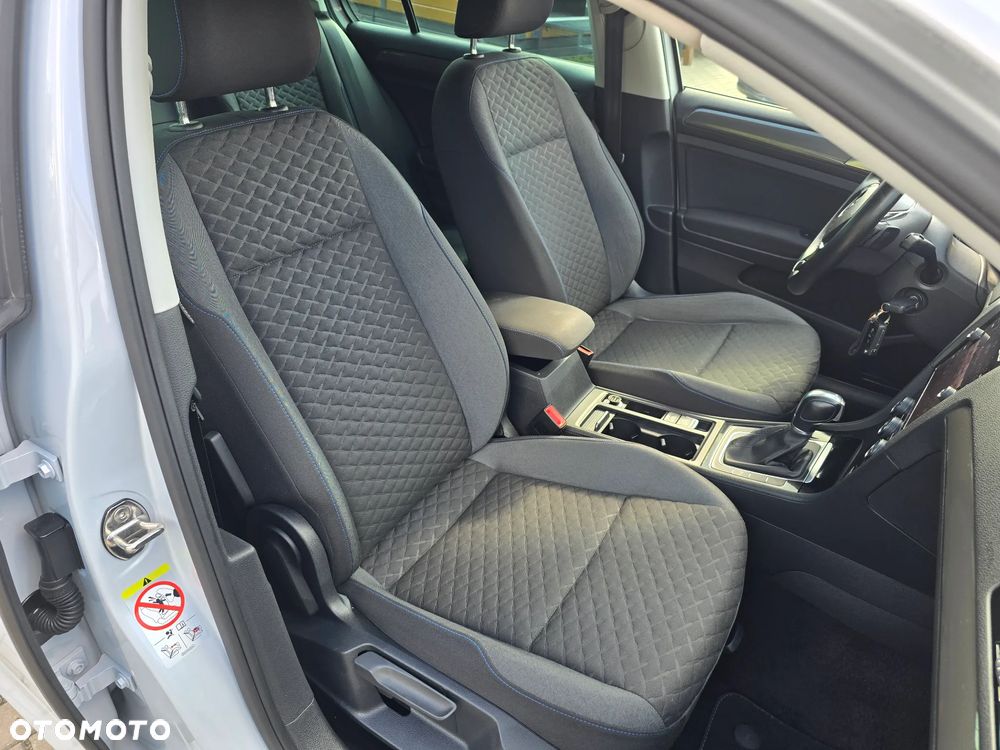 Volkswagen Golf - 15