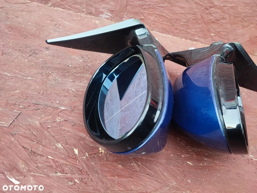 BMW E92 / E93. ORYGINALNE LUSTERKA M-PAKIET LEWE / PRAWE Z WERSJI SCHADOW-LINE, KOL. LE MANS BLAU METALIC 381. O NR: 7 176 168 / 7 176 167 OEM. W DOBRYM STANIE. WERSJA UK - 21