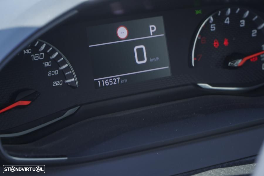 Peugeot 2008 1.2 PureTech Active EAT8 - 9