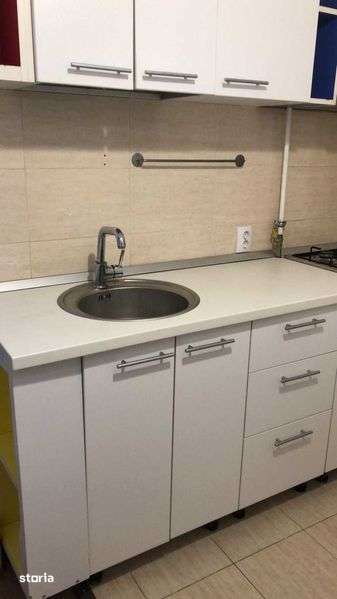 Apartament de inchiriat, 3 camere, etaj 4/4, Racadau — fotografia 3