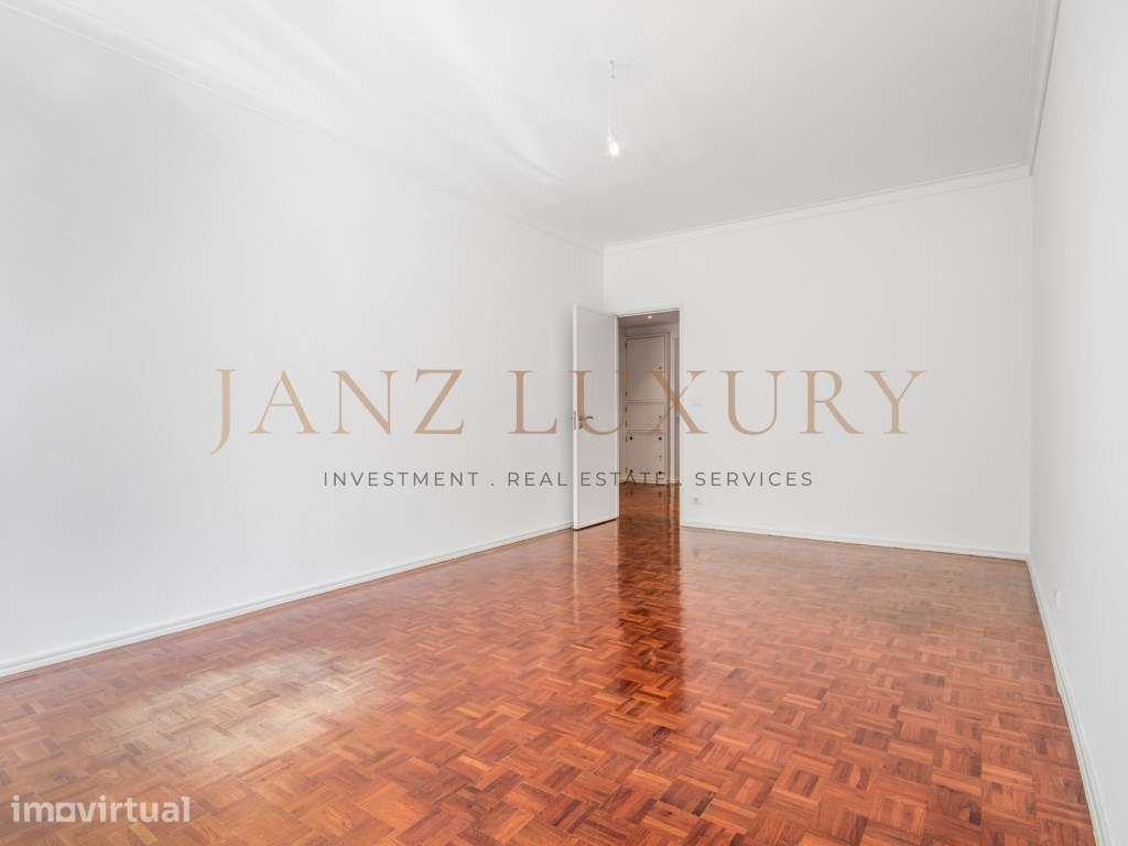 Excelente apartamento T3 com 158 m2, ampla varanda e terraço na Ave... - Grande imagem: 5/19
